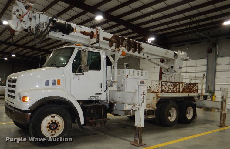 image for item DG4770 2000 Sterling LT7500 digger derrick truck