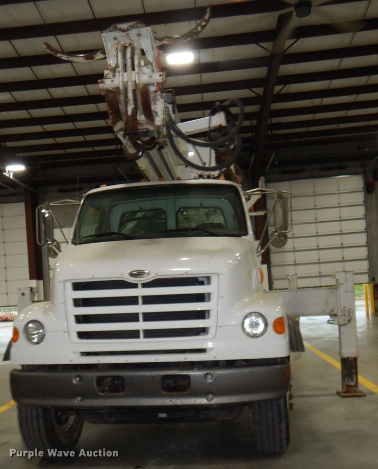 image for item DG4770 2000 Sterling LT7500 digger derrick truck