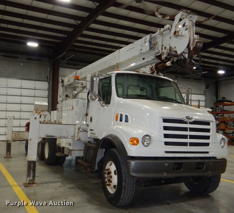 image for item DG4770 2000 Sterling LT7500 digger derrick truck