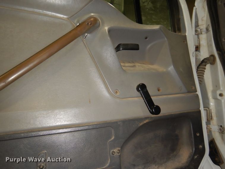 image for item DG4770 2000 Sterling LT7500 digger derrick truck