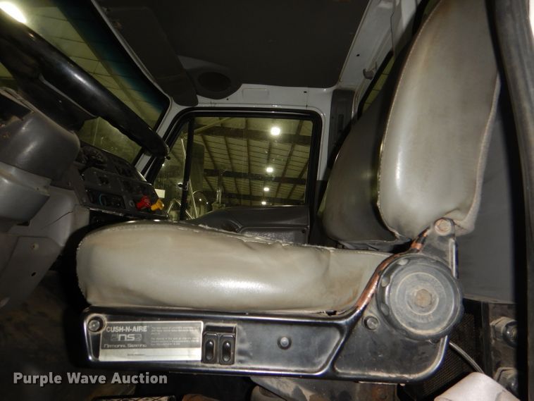 image for item DG4770 2000 Sterling LT7500 digger derrick truck