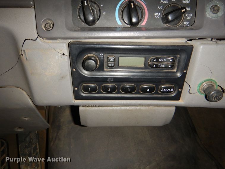 image for item DG4770 2000 Sterling LT7500 digger derrick truck