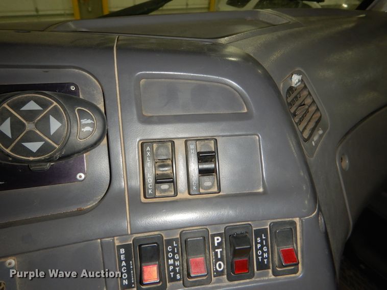 image for item DG4770 2000 Sterling LT7500 digger derrick truck