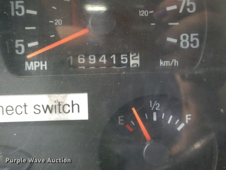 image for item DG4770 2000 Sterling LT7500 digger derrick truck