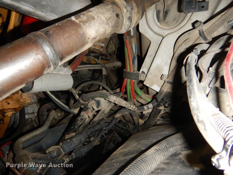 image for item DG4770 2000 Sterling LT7500 digger derrick truck