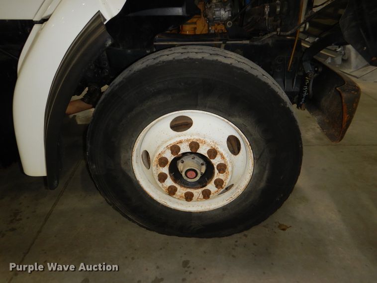 image for item DG4770 2000 Sterling LT7500 digger derrick truck