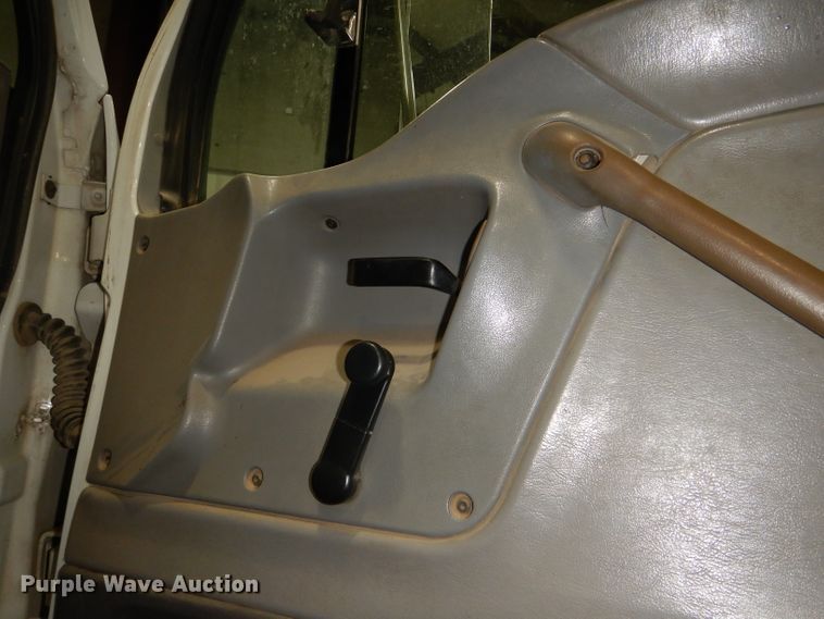 image for item DG4770 2000 Sterling LT7500 digger derrick truck