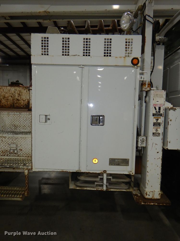 image for item DG4770 2000 Sterling LT7500 digger derrick truck