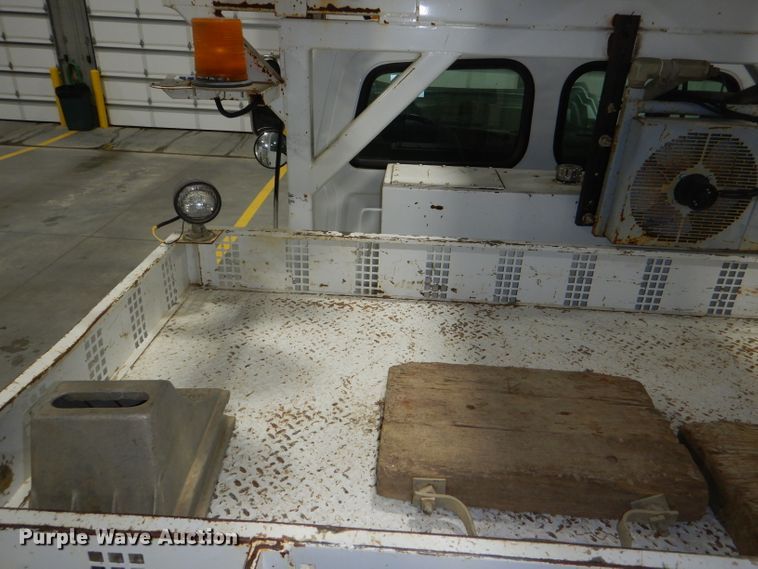 image for item DG4770 2000 Sterling LT7500 digger derrick truck