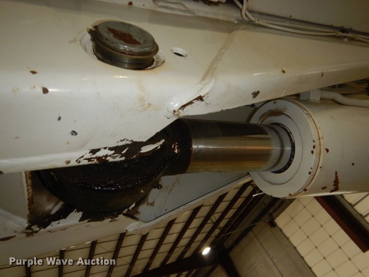 image for item DG4770 2000 Sterling LT7500 digger derrick truck