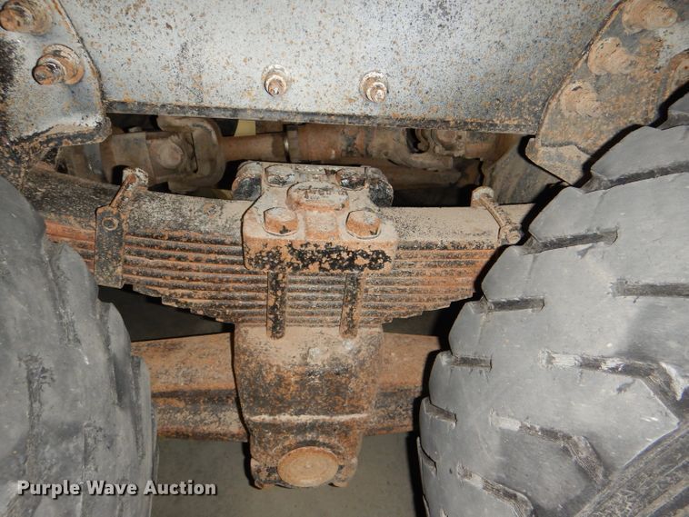 image for item DG4770 2000 Sterling LT7500 digger derrick truck