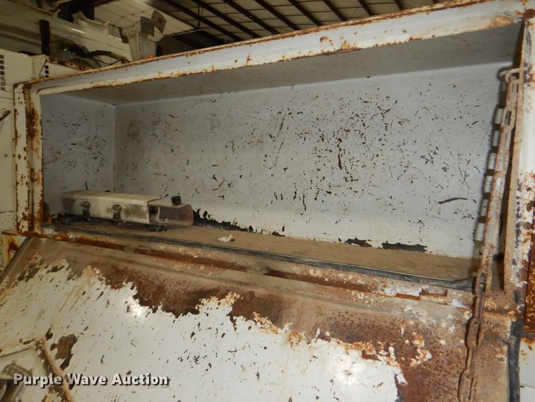 image for item DG4770 2000 Sterling LT7500 digger derrick truck