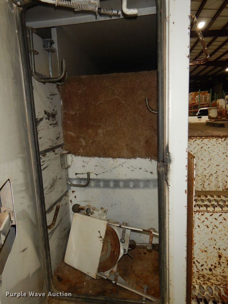 image for item DG4770 2000 Sterling LT7500 digger derrick truck