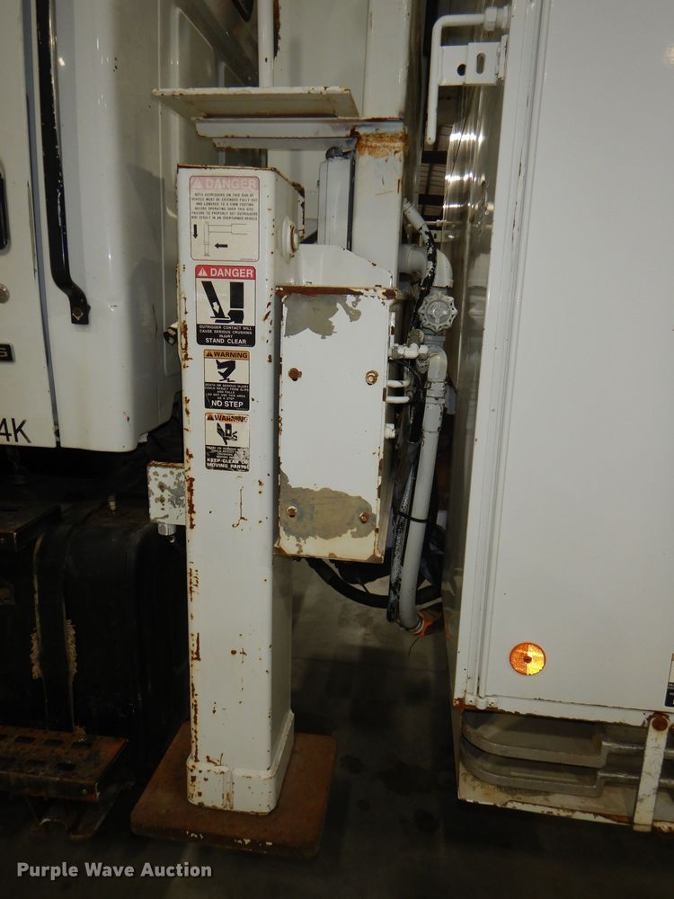 image for item DG4770 2000 Sterling LT7500 digger derrick truck