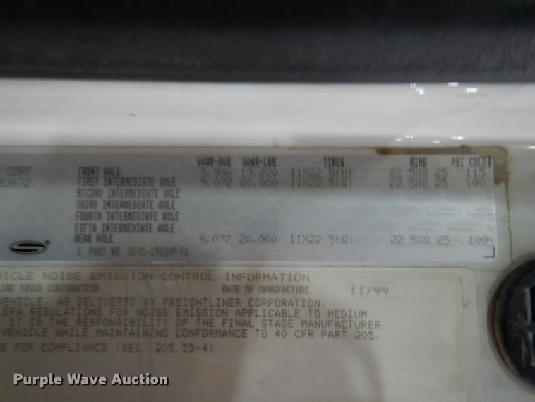 image for item DG4770 2000 Sterling LT7500 digger derrick truck