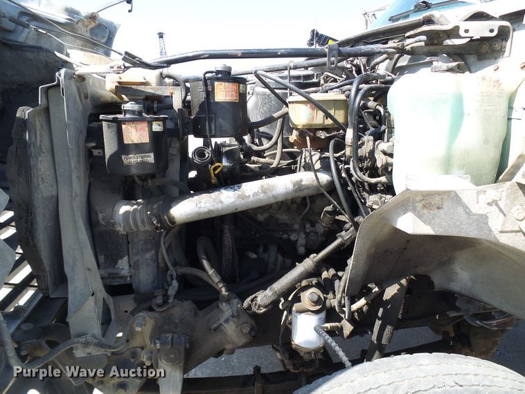 image for item DI0499 1995 Ford F700 flatbed truck