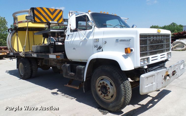 image for item DI0500 1985 Chevrolet C60 flatbed truck