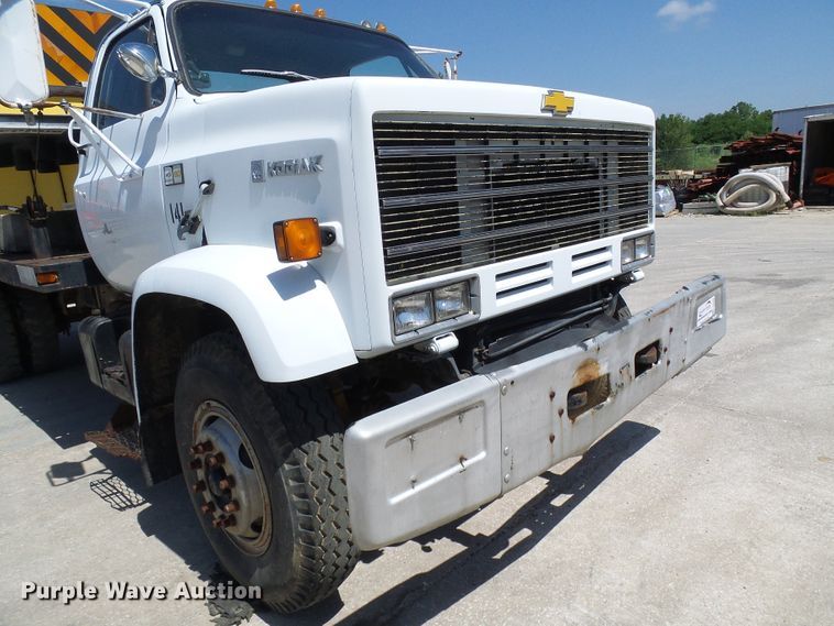 image for item DI0500 1985 Chevrolet C60 flatbed truck