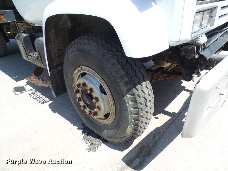 image for item DI0500 1985 Chevrolet C60 flatbed truck