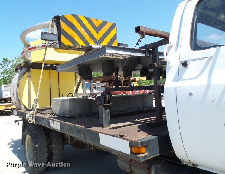 image for item DI0500 1985 Chevrolet C60 flatbed truck