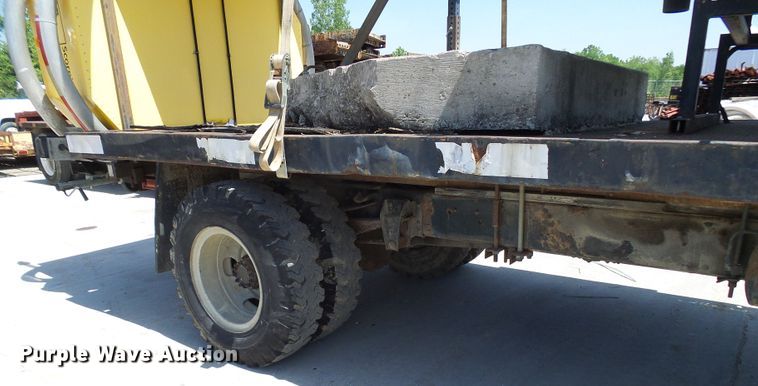 image for item DI0500 1985 Chevrolet C60 flatbed truck