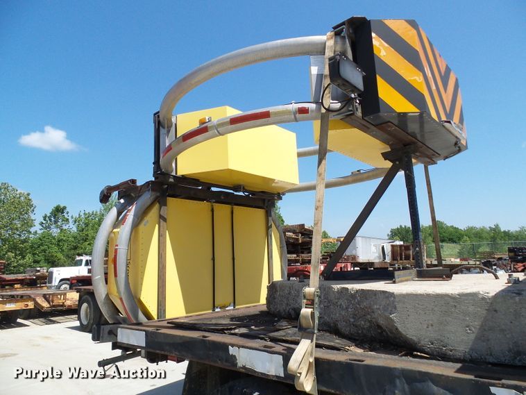 image for item DI0500 1985 Chevrolet C60 flatbed truck