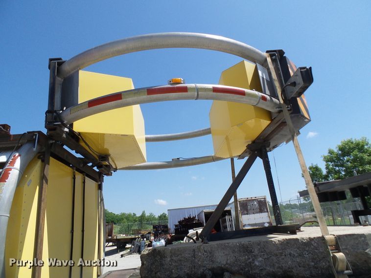 image for item DI0500 1985 Chevrolet C60 flatbed truck