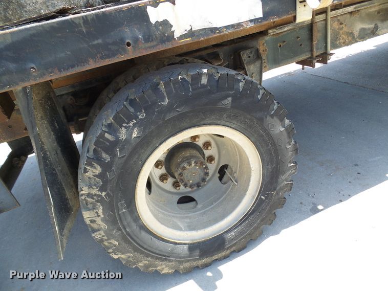 image for item DI0500 1985 Chevrolet C60 flatbed truck