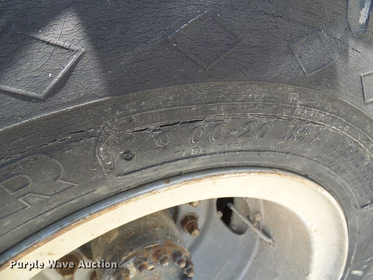 image for item DI0500 1985 Chevrolet C60 flatbed truck