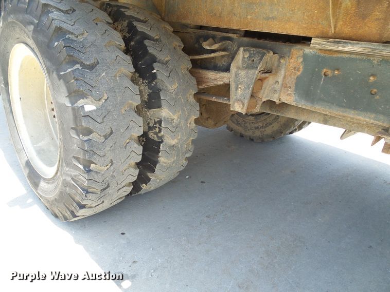 image for item DI0500 1985 Chevrolet C60 flatbed truck