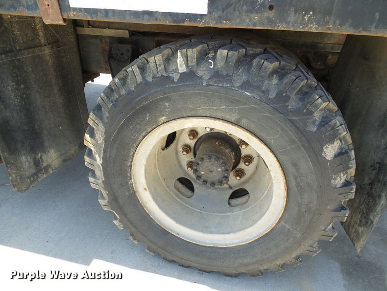 image for item DI0500 1985 Chevrolet C60 flatbed truck