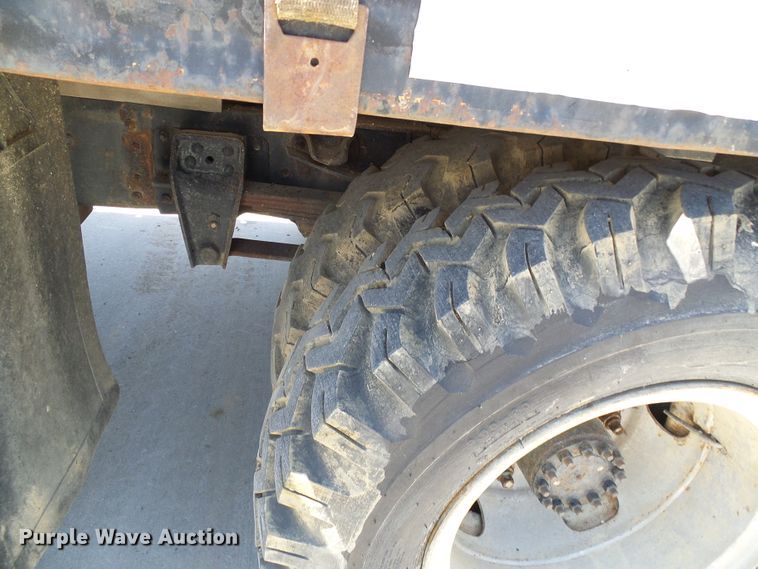 image for item DI0500 1985 Chevrolet C60 flatbed truck