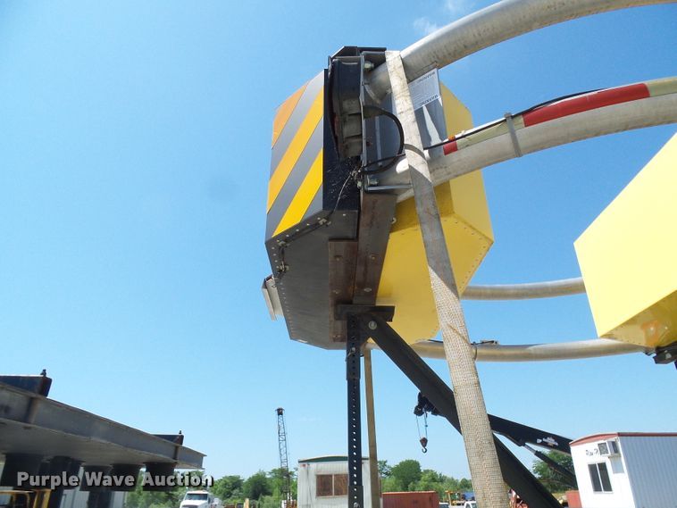 image for item DI0500 1985 Chevrolet C60 flatbed truck