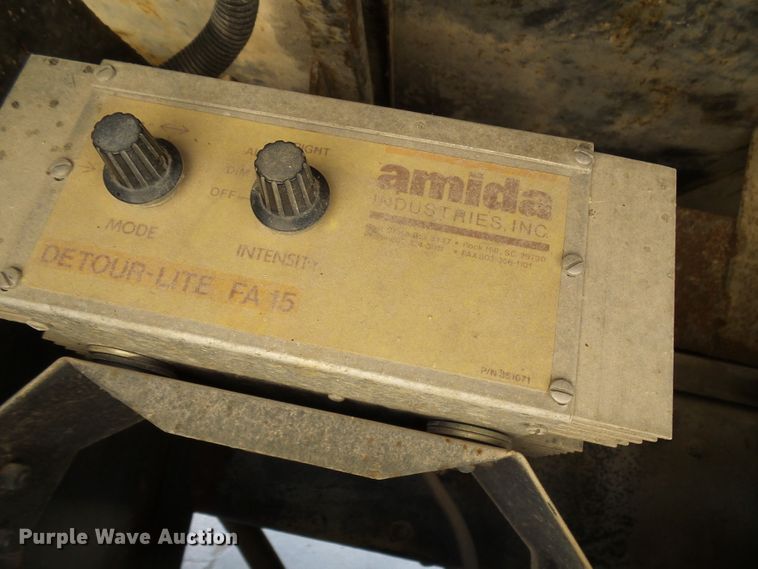 image for item DI0500 1985 Chevrolet C60 flatbed truck