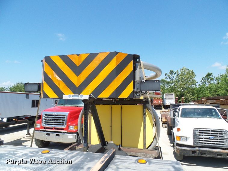 image for item DI0500 1985 Chevrolet C60 flatbed truck