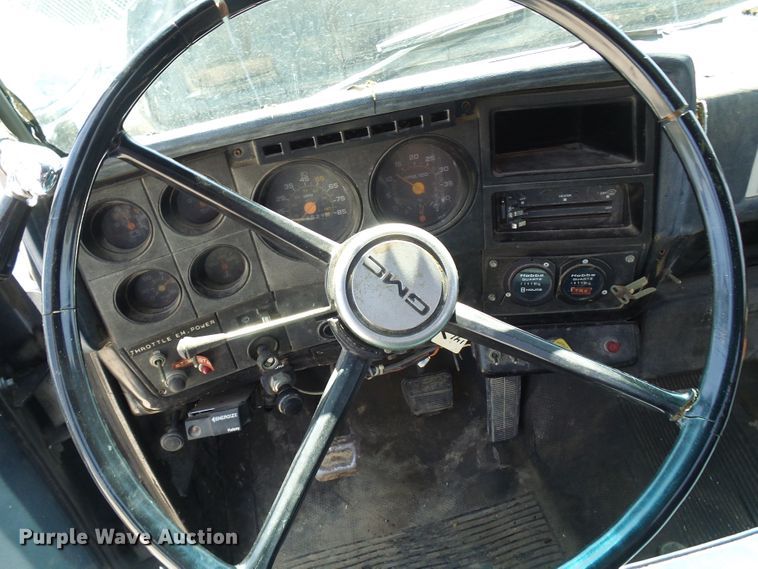 image for item DI0500 1985 Chevrolet C60 flatbed truck