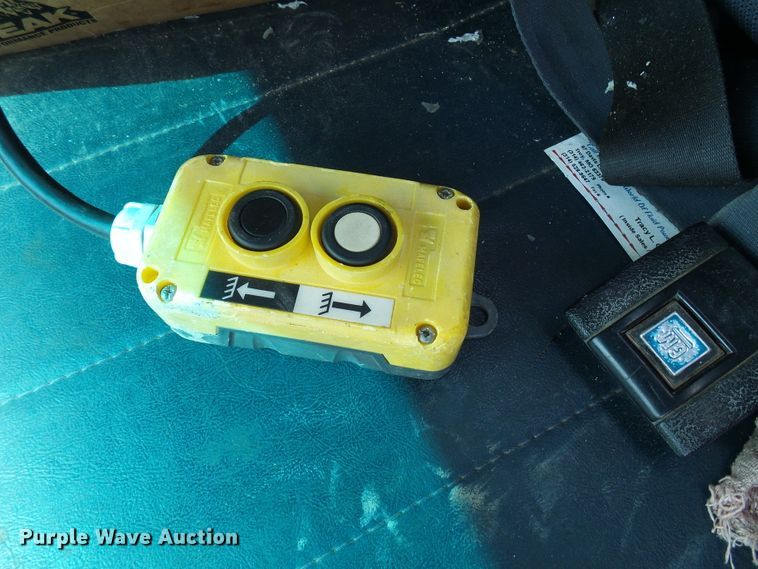 image for item DI0500 1985 Chevrolet C60 flatbed truck