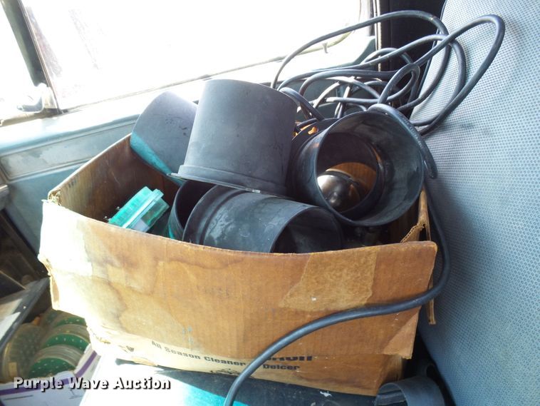 image for item DI0500 1985 Chevrolet C60 flatbed truck