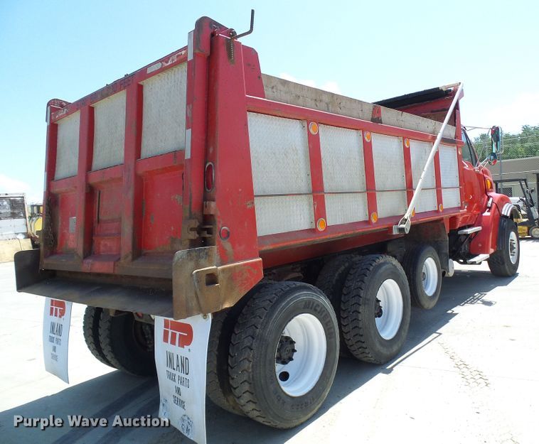 image for item DI0501 2002 Sterling L Series dump truck