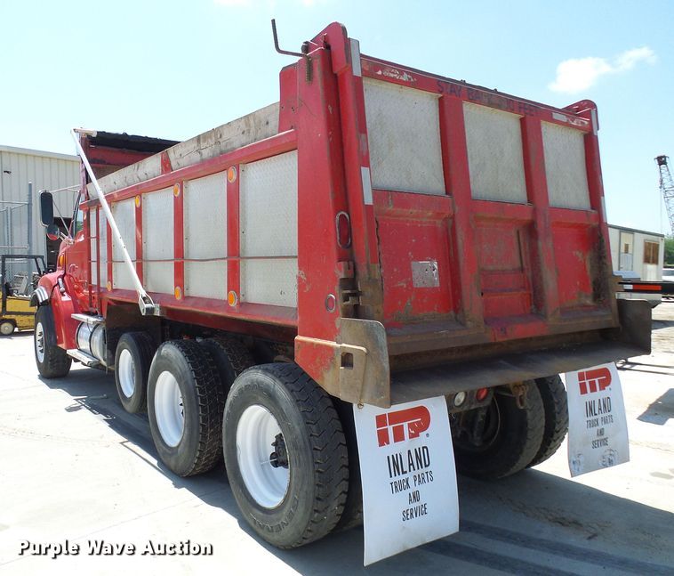 image for item DI0501 2002 Sterling L Series dump truck