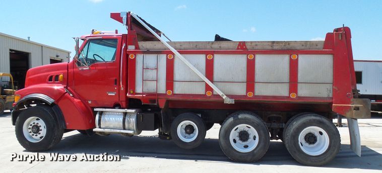 image for item DI0501 2002 Sterling L Series dump truck