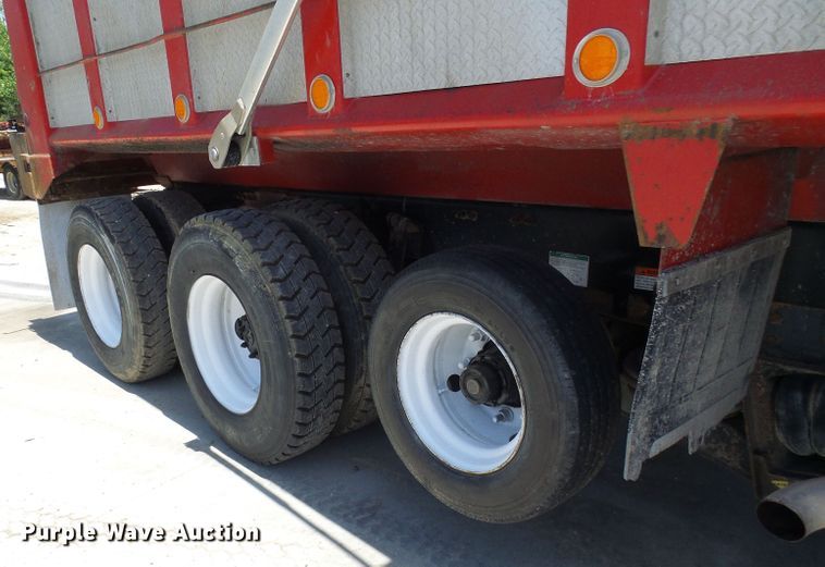 image for item DI0501 2002 Sterling L Series dump truck