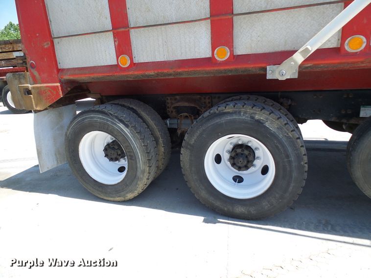 image for item DI0501 2002 Sterling L Series dump truck