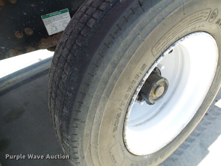 image for item DI0501 2002 Sterling L Series dump truck