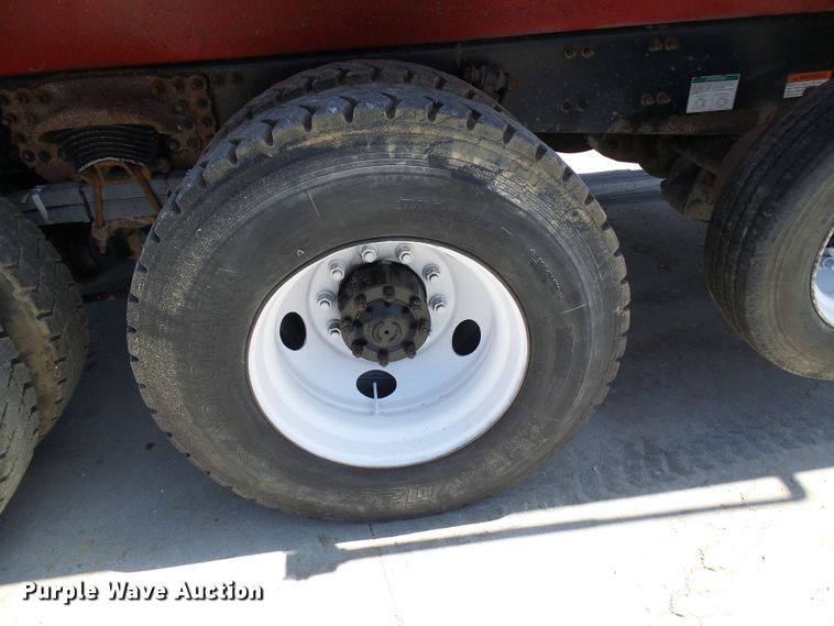 image for item DI0501 2002 Sterling L Series dump truck