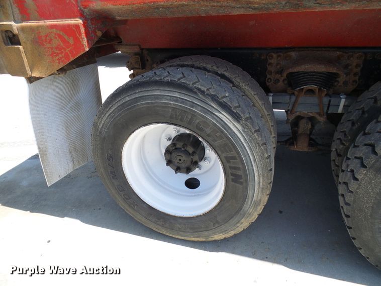 image for item DI0501 2002 Sterling L Series dump truck