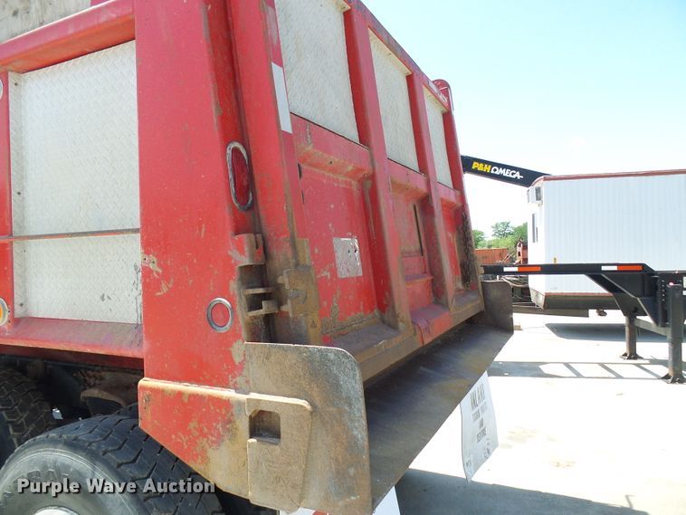 image for item DI0501 2002 Sterling L Series dump truck