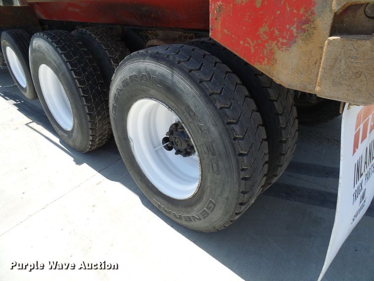 image for item DI0501 2002 Sterling L Series dump truck