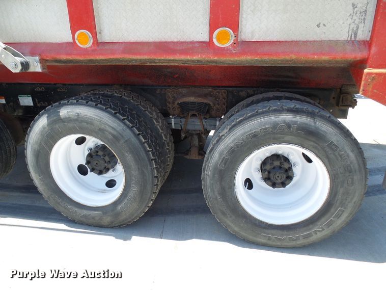 image for item DI0501 2002 Sterling L Series dump truck