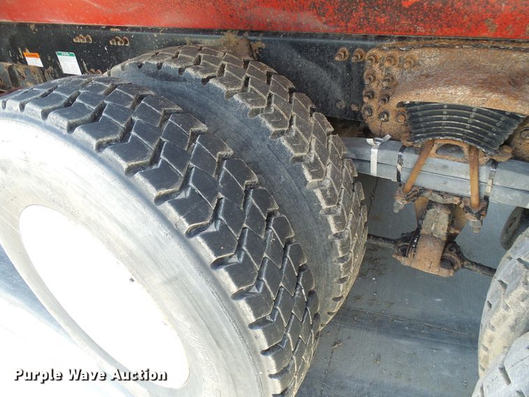 image for item DI0501 2002 Sterling L Series dump truck